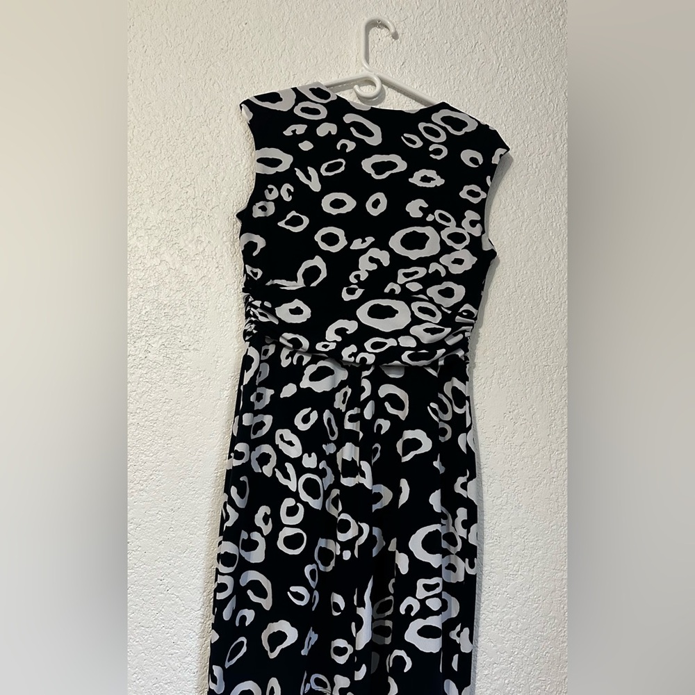 Knee-length dress
